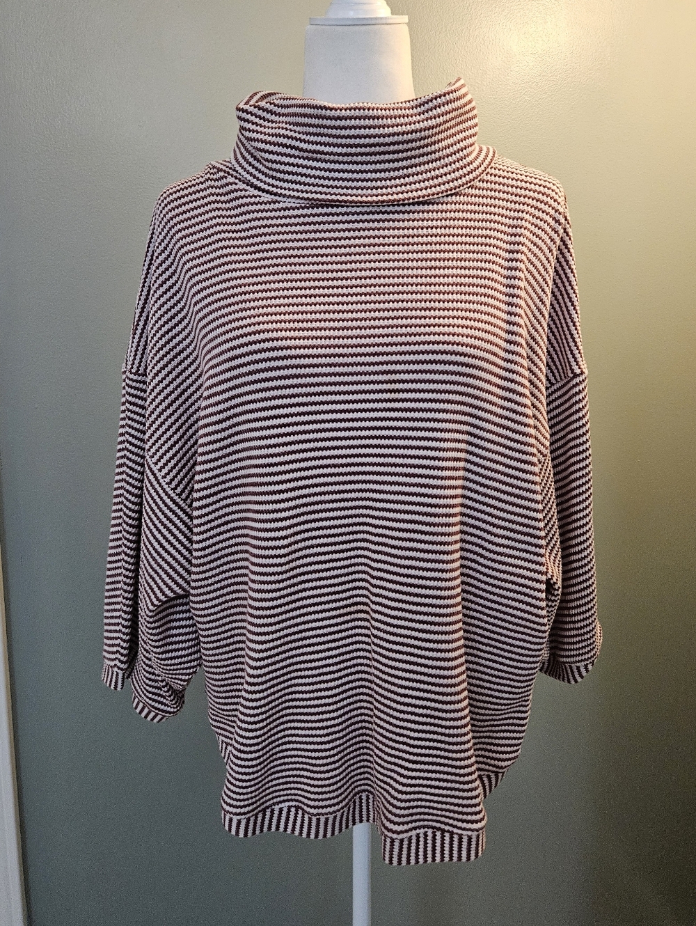 Doe & Rae Red & White Striped Turtleneck Oversized Sweater Size Large L